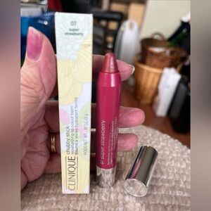 Clinique Chubby Stick Moisturizing Lip Colour Balm 3g in Shade Super Strawberry